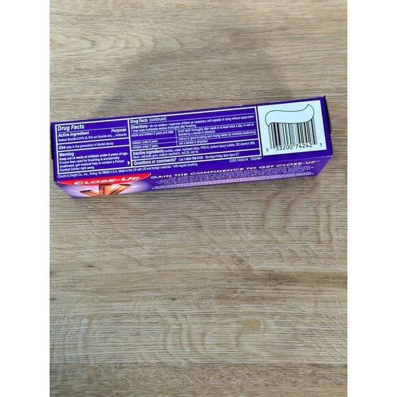 Close Up Cinnamon Blasy 4.0 oz Fresh Breath Toothpaste - Picture 2 of 5